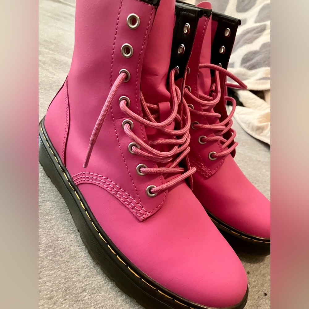 Women’s Pink Zavala Dr Martens size 10
